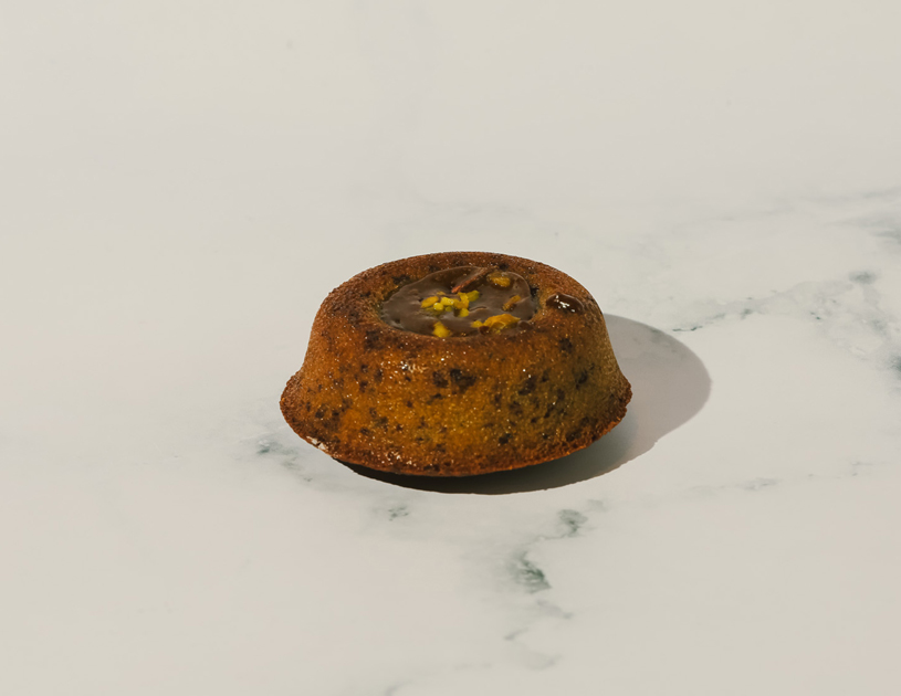 Une pâtisserie gourmande alliant un moelleux marbré à un cœur fondant de noisette et chocolat. Idéal pour une pause simple et gourmande.